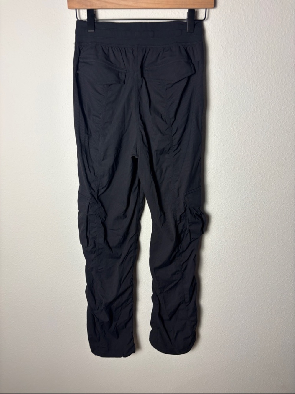 Lululemon Dance Studio Relaxed-Fit Mid-Rise Cargo Pant Black W5GILS - Picture 2 of 3